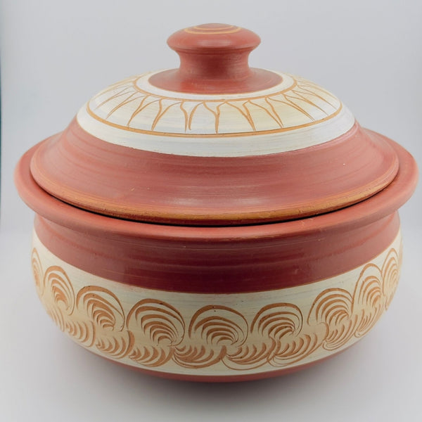 Large handcrafted buffet clay pot with lid featuring traditional Sri Lankan design